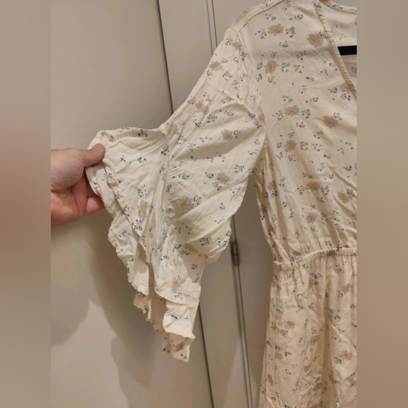 Floral Cream Ruffle Dress - Picture 3 of 6